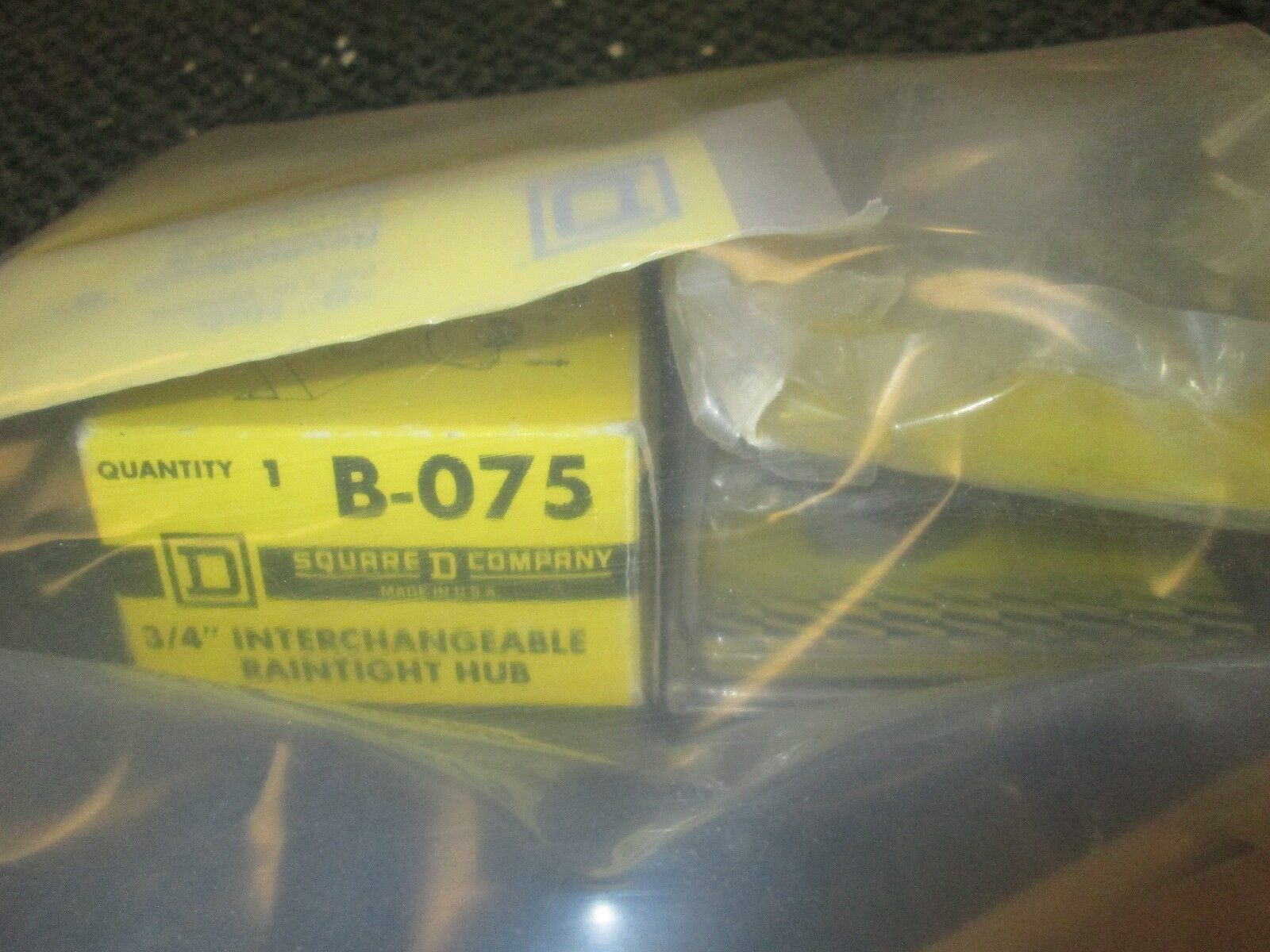 Square D Raintight Hubs B-075 B100 (1) B200 New Surplus