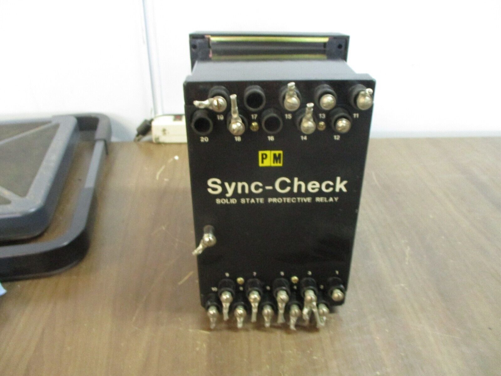 Basler Electric Sync-Check Relay BE1-25 Style #: M1H A6P B4R6F Used