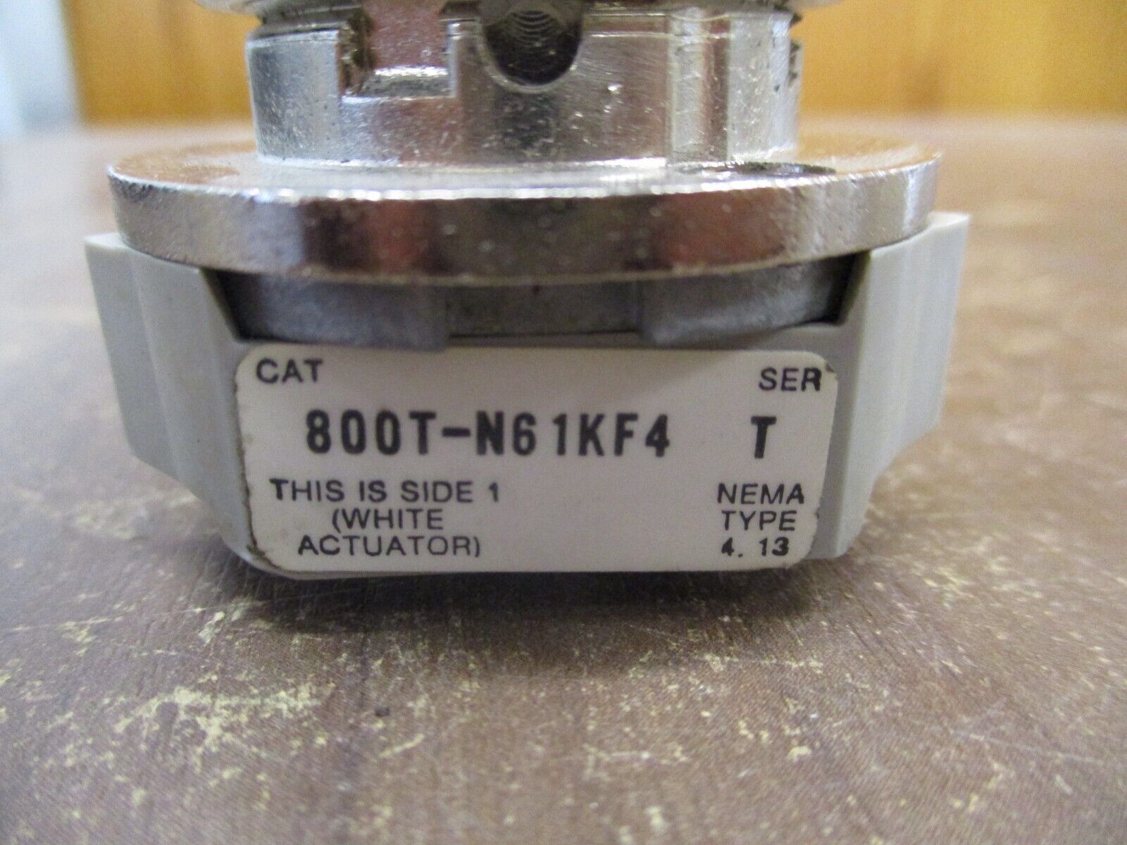 Allen-Bradley Cylinder Lock Switch 800T-N61KF4 Ser. T Nema 4, 13 *No Key* Used
