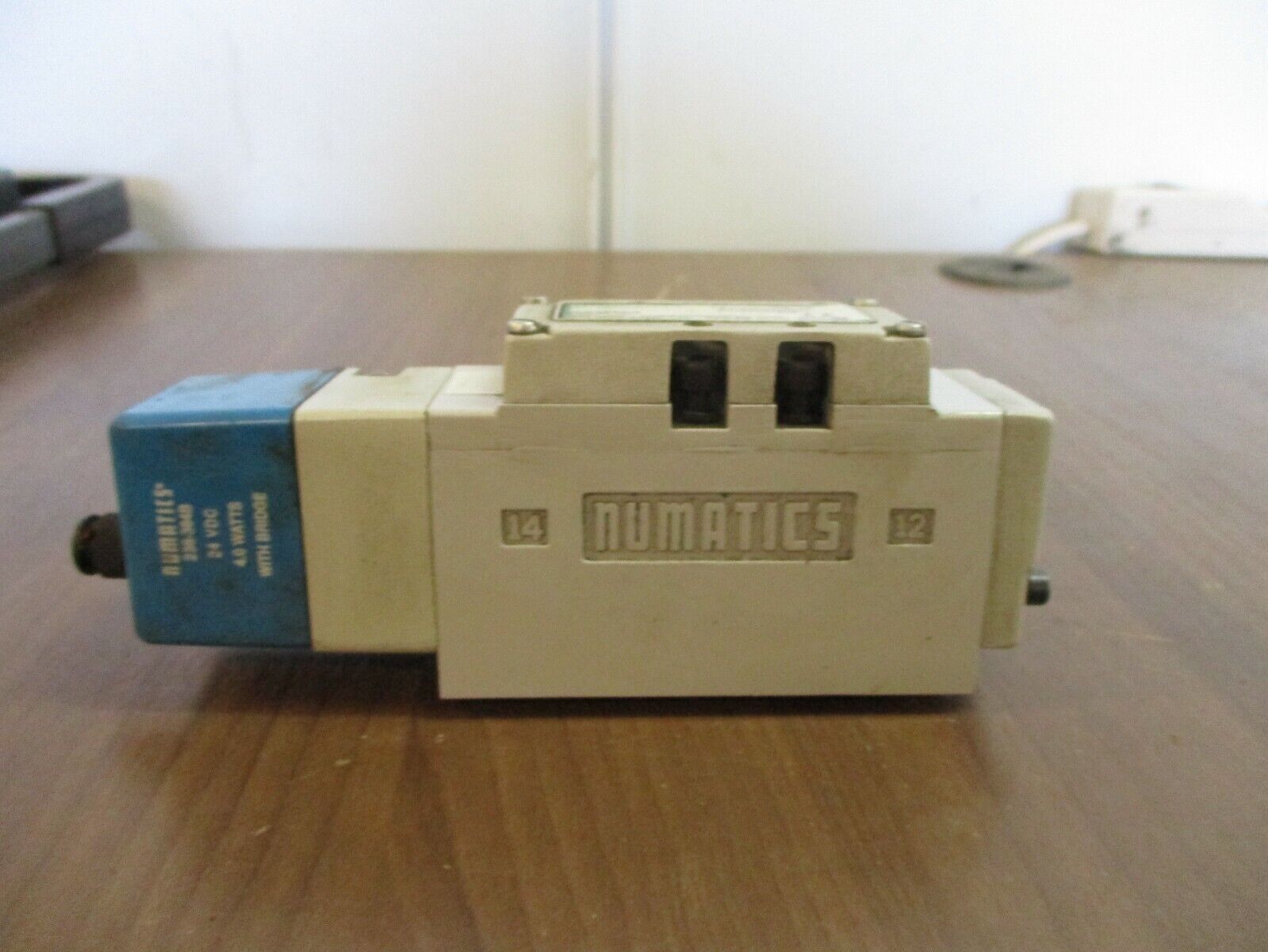 Numatics Solenoid Valve I12BA400MP00061 150 PSIG-AIR Used