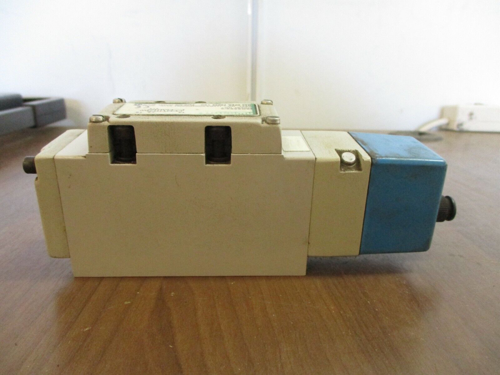 Numatics Solenoid Valve I12BA400MP00061 150 PSIG-AIR Used