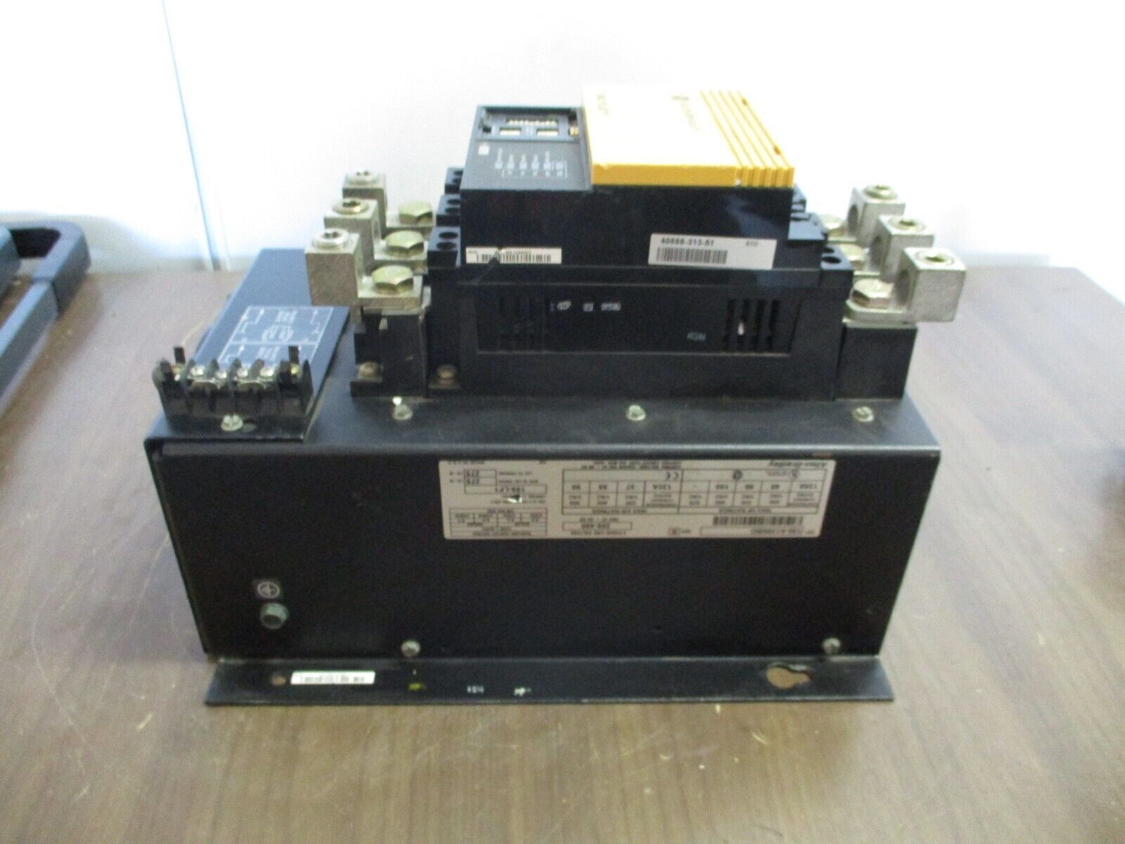 Allen-Bradley SMC Plus Soft Start 150-A135NBD Ser. B 100HP 208-480V 3Ph 47-63Hz