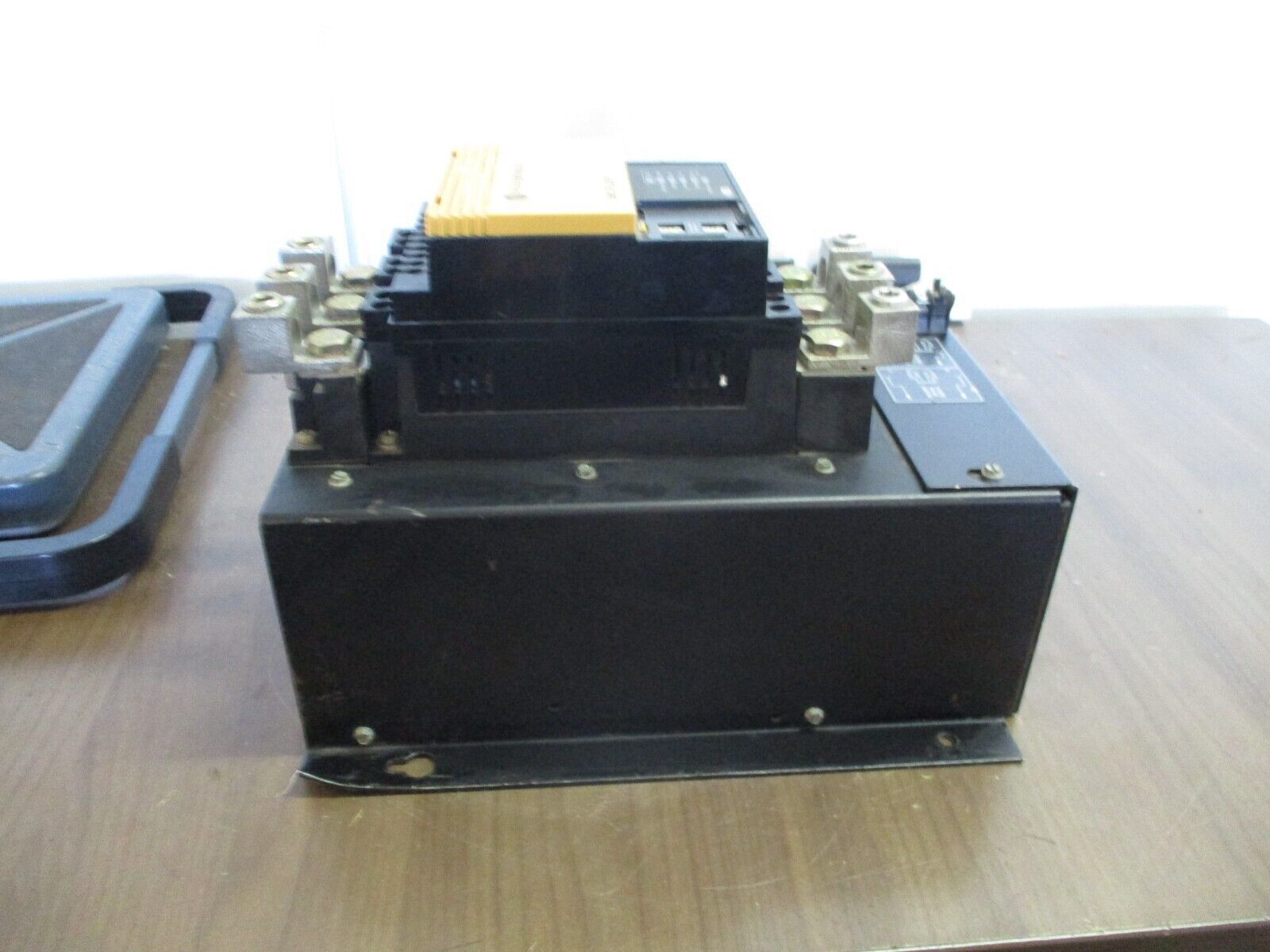 Allen-Bradley SMC Plus Soft Start 150-A135NBD Ser. B 100HP 208-480V 3Ph 47-63Hz
