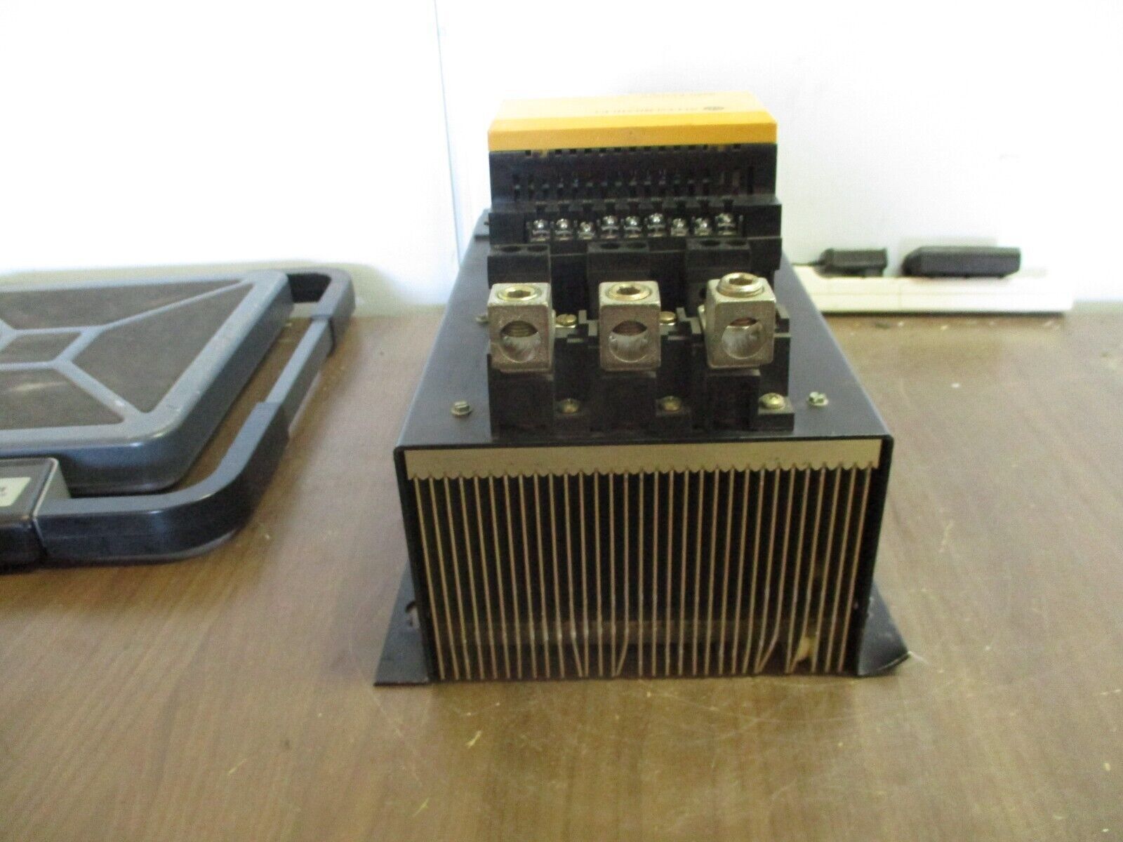 Allen-Bradley SMC Plus Soft Start 150-A135NBD Ser. B 100HP 208-480V 3Ph 47-63Hz