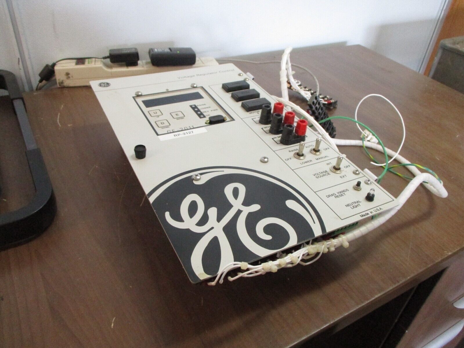 GE GE-2011 Voltage Regulator Control L208G10 F/W: D-0067 V07.08.17 60Hz Used