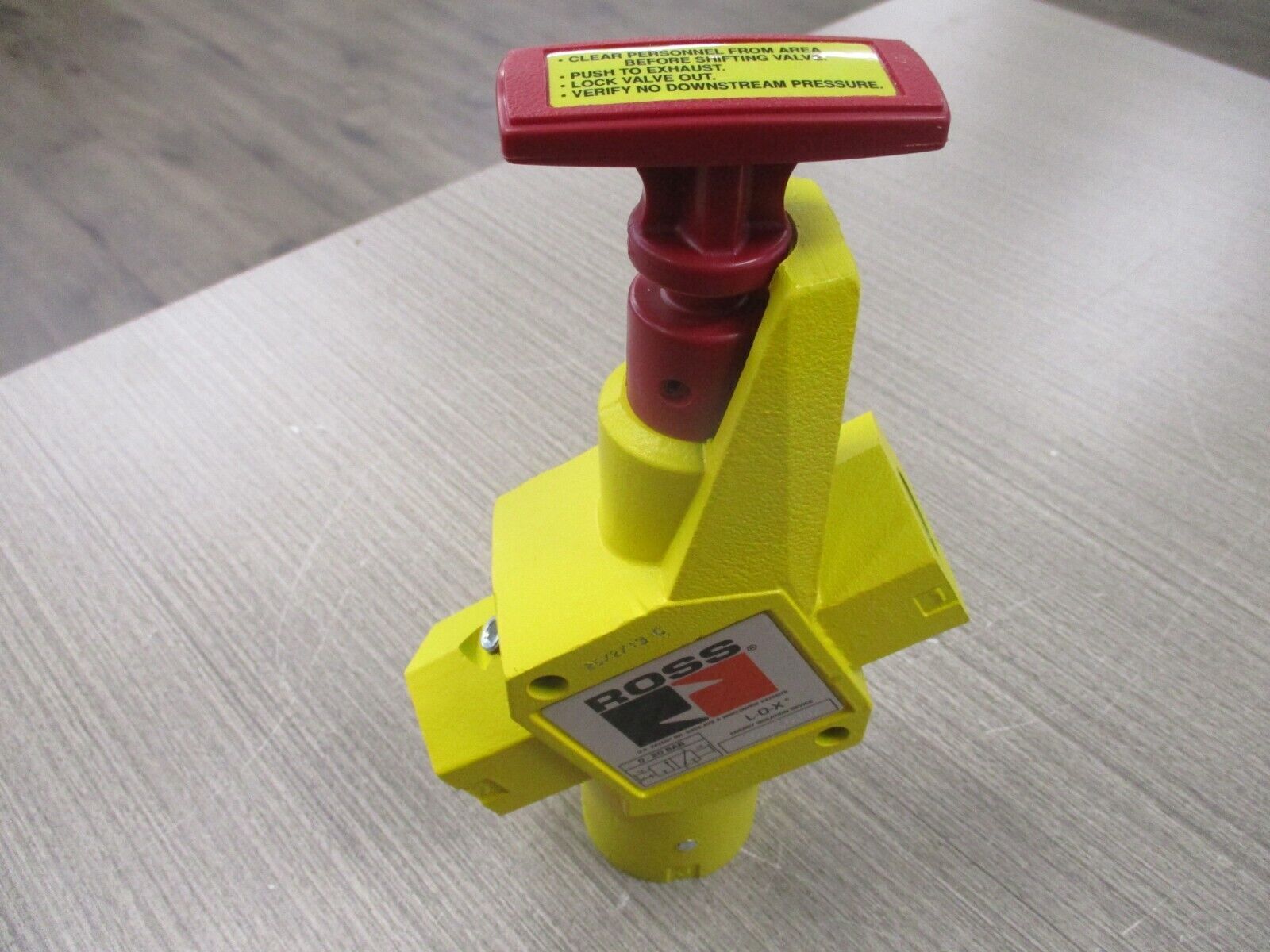 Ross L-O-X Energy Isolation Device Y1523C5002 0-20 Bar New Surplus