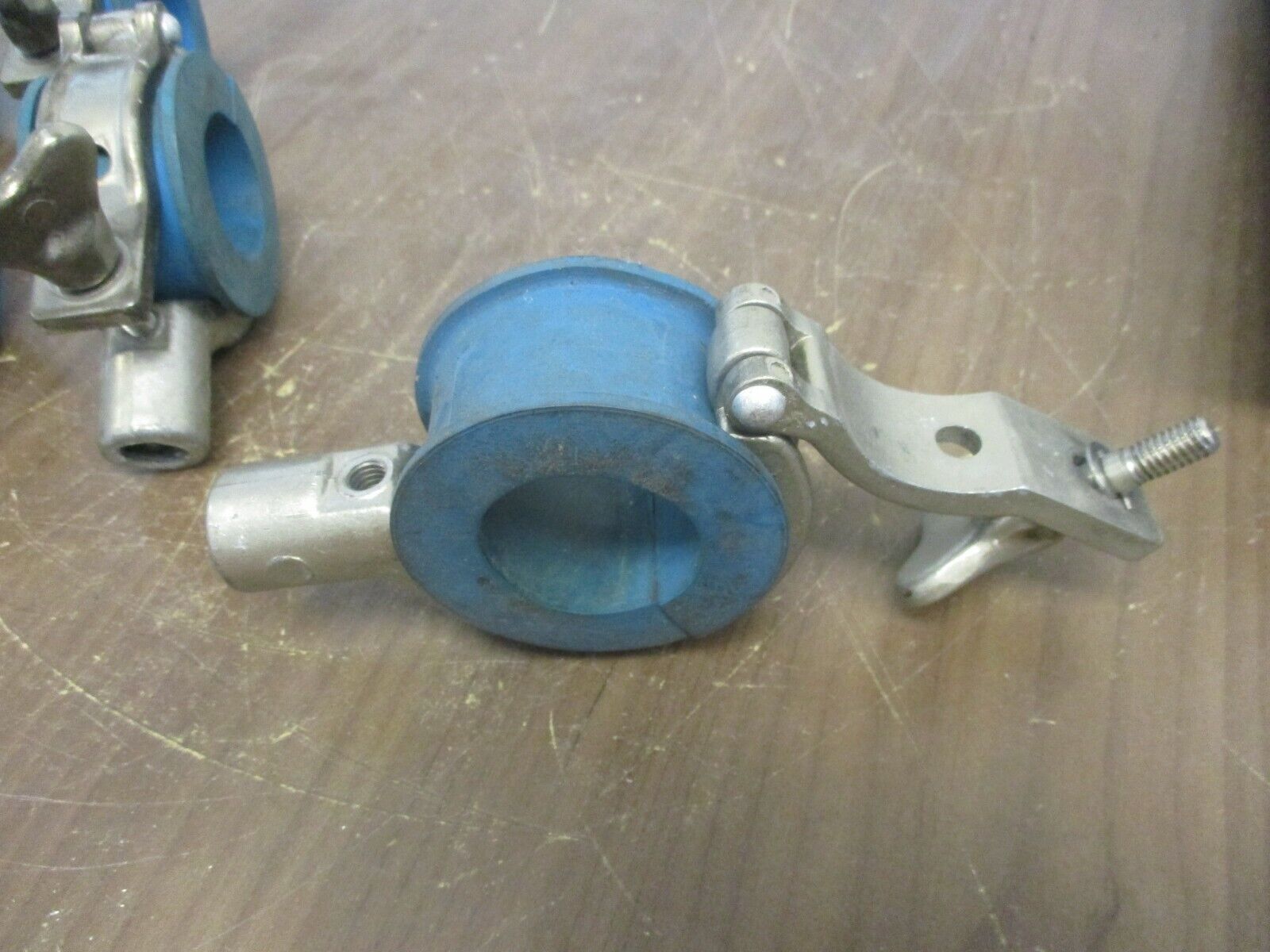 Nvent Cushioned Clamp AL-24x2 Used **Lot of 5**