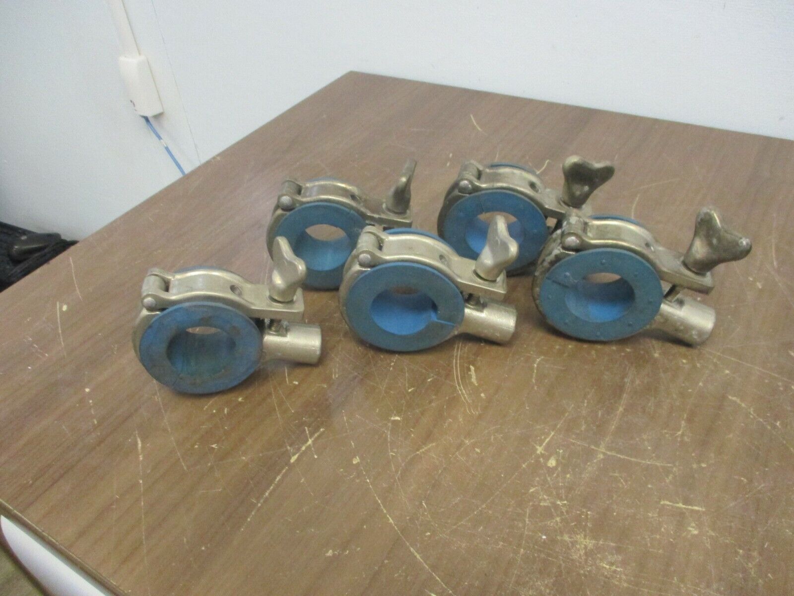 Nvent Cushioned Clamp AL-24x2 Used **Lot of 5**