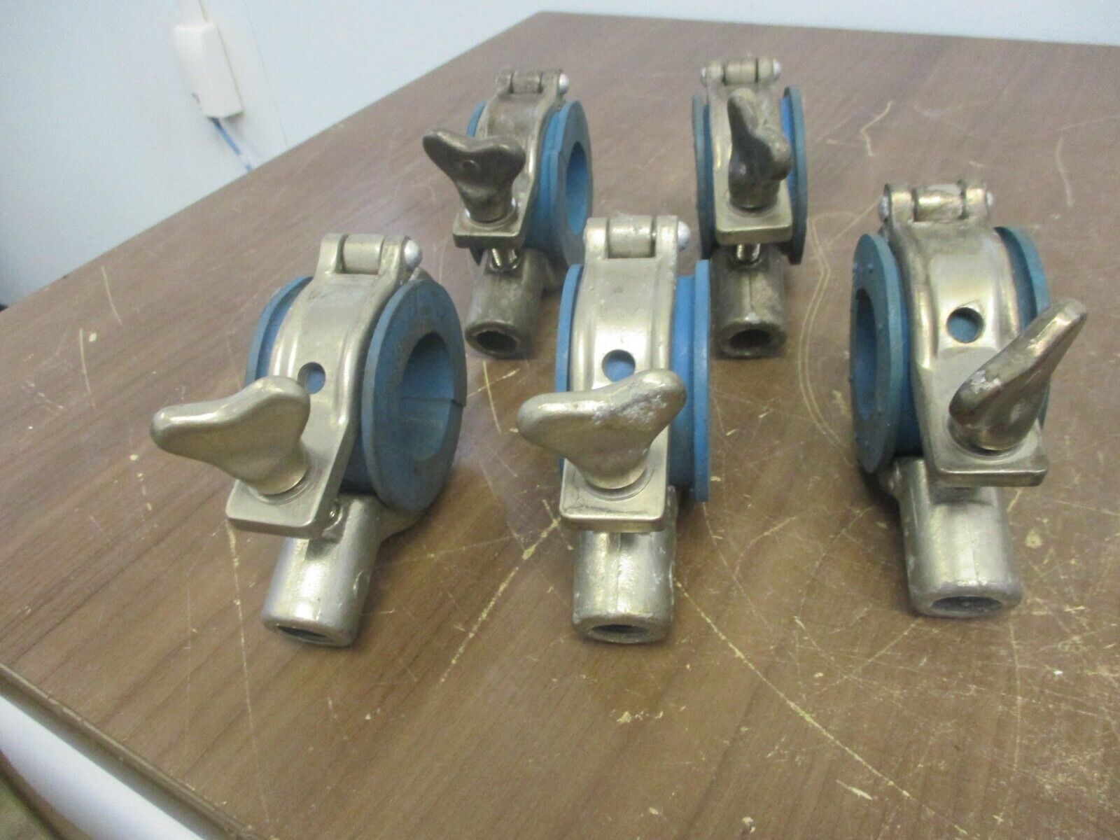 Nvent Cushioned Clamp AL-24x2 Used **Lot of 5**