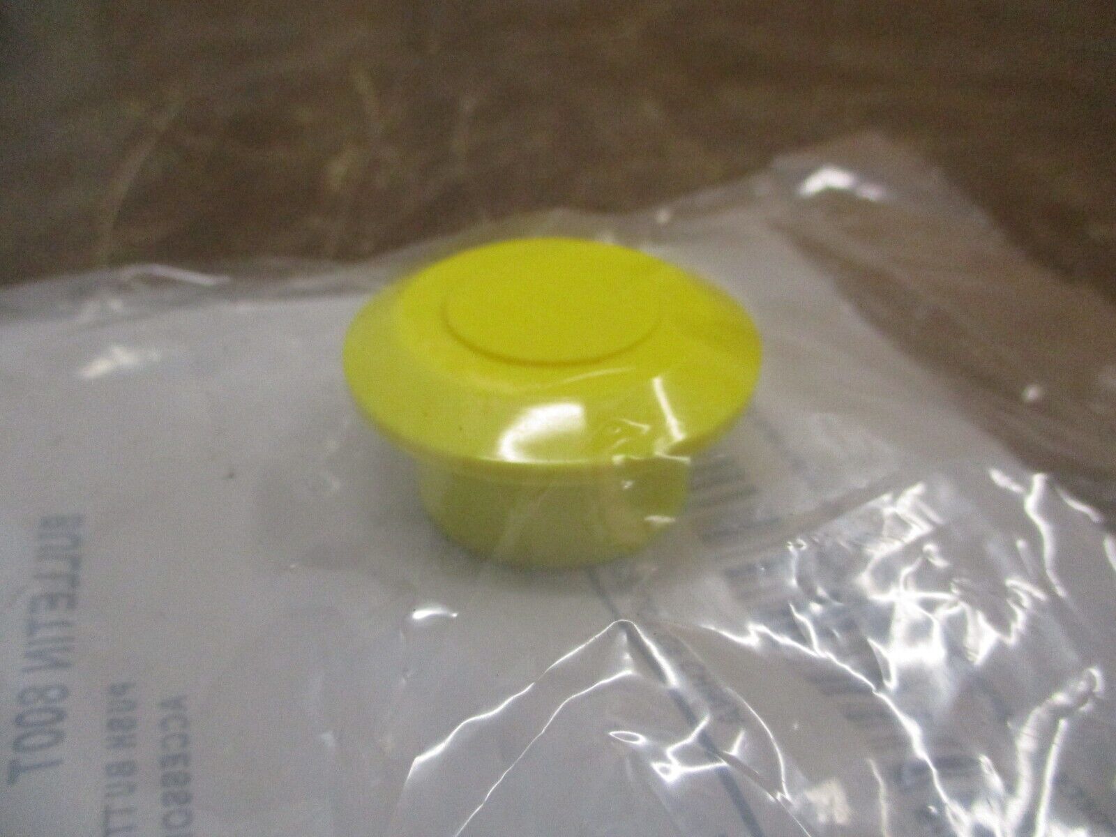 Allen-Bradley Non-Illuminated Push-Pull Cap 800T-N160E Ser. A Yellow New Surplus