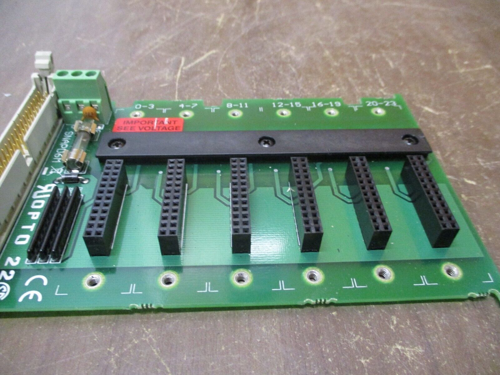 Opto 22 6-Module Rack SNAPD6M Used