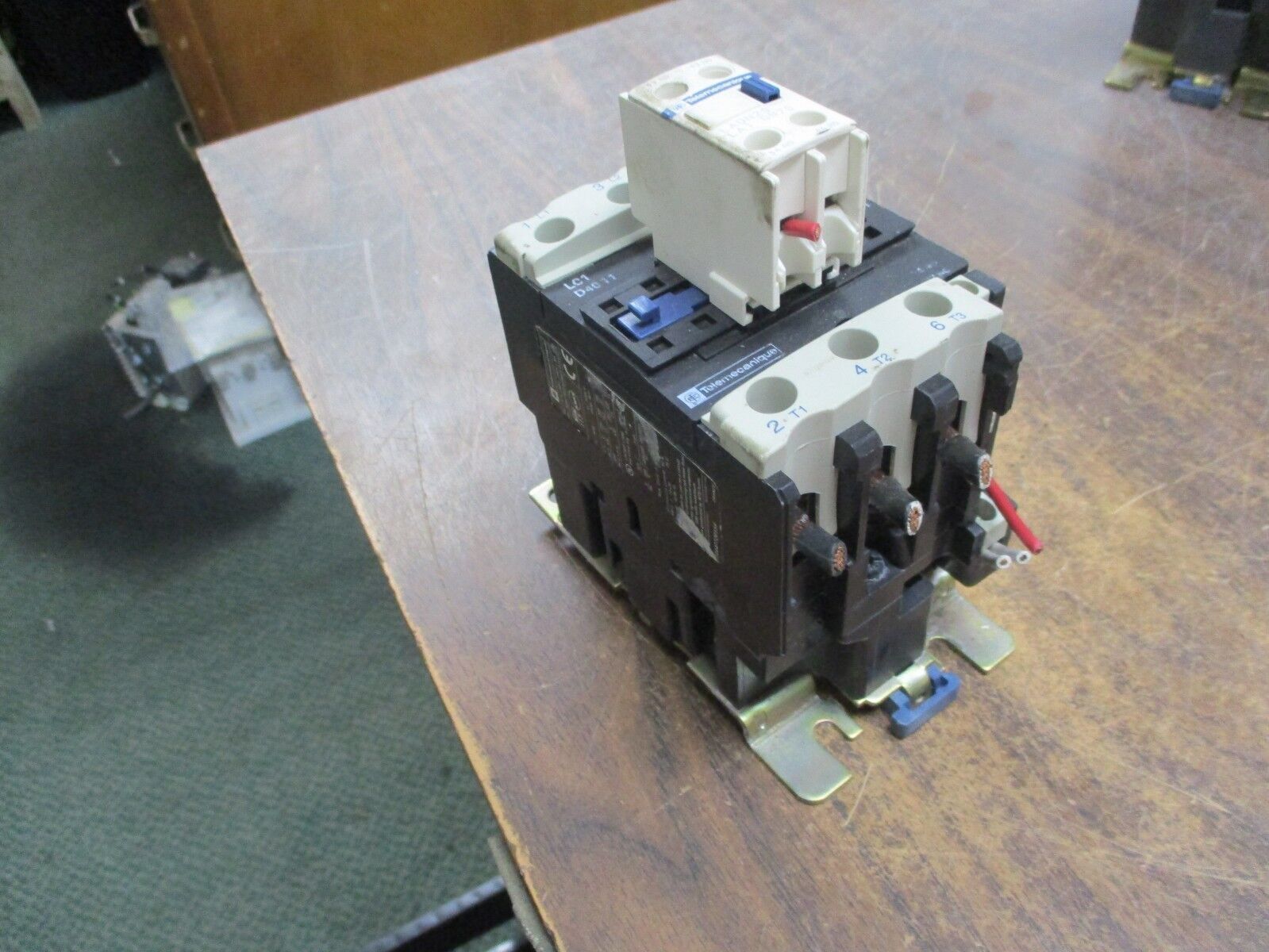 Telemecanique Contactor LC1 D4011 110V Coil 60A 600V w/ Aux Contact Block Used