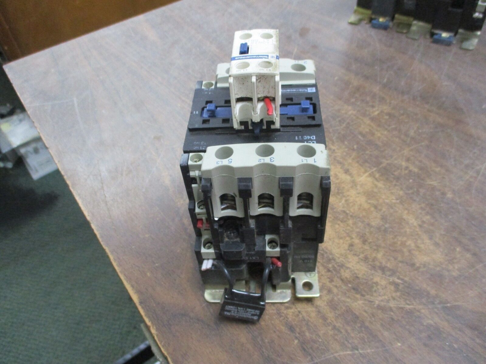 Telemecanique Contactor LC1 D4011 110V Coil 60A 600V w/ Aux Contact Block Used