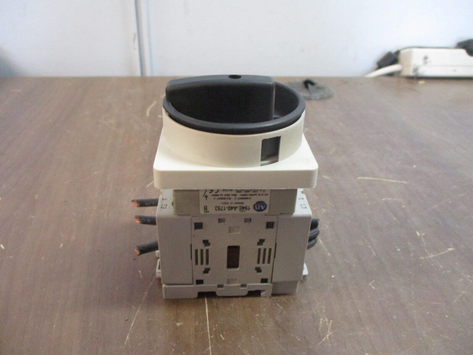 Allen-Bradley Disconnect Switch 194E-A40-1753 Ser. B 40A 600V Used