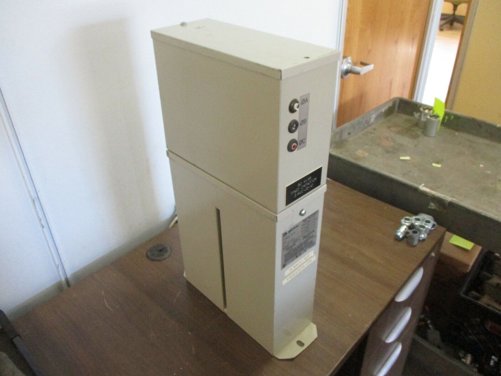 Gentec Type SCDK Capacitor 50kVAR 480V 3Ph 60Hz *(2) Broken Lights* Used