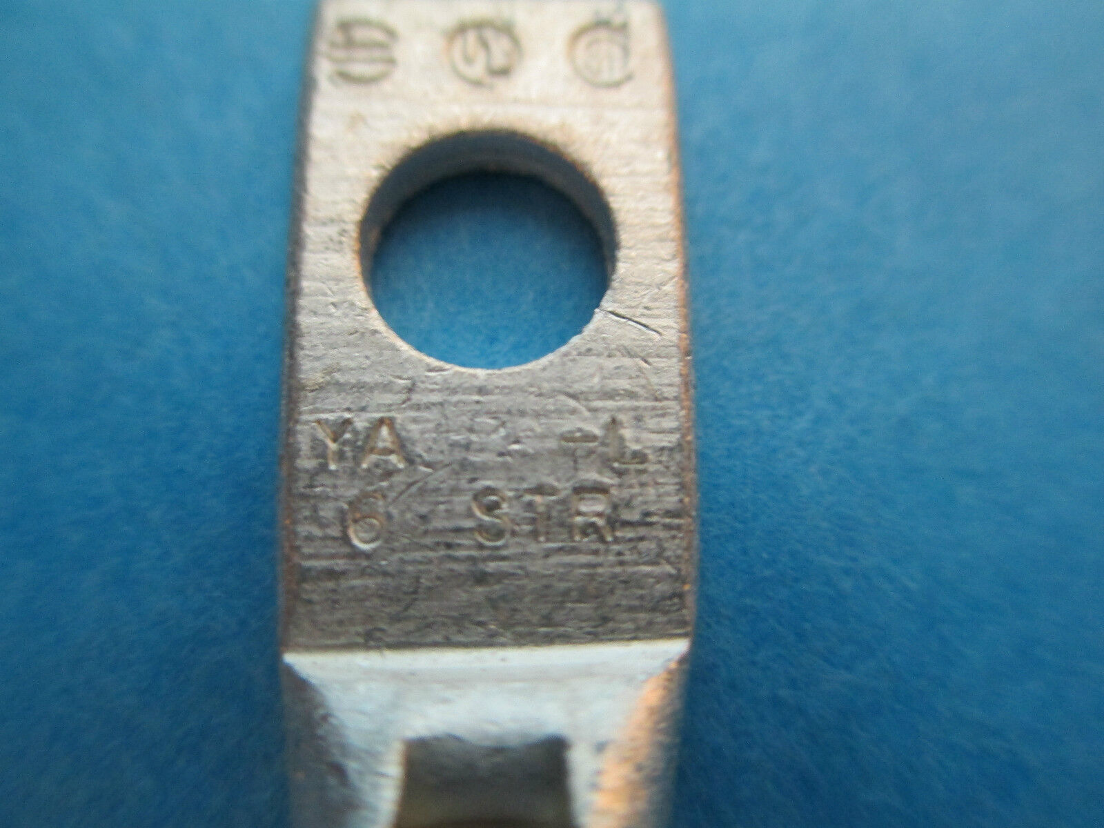 Burndy Crimp Lug YA 6 STR L, Blue 7 or 374, New Surplus