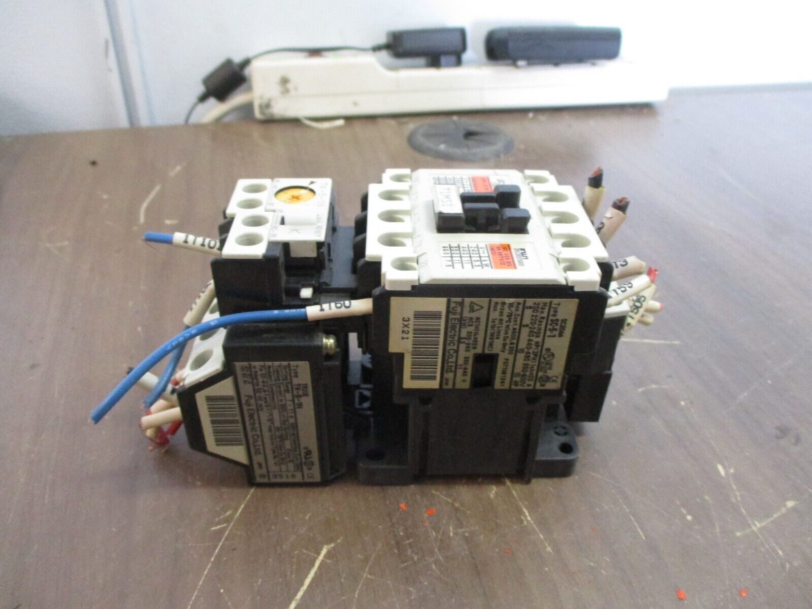 Fuji Electric Starter SC-5-1 / TK-5-1N 100-110V Coil Trip: 7-11A Used