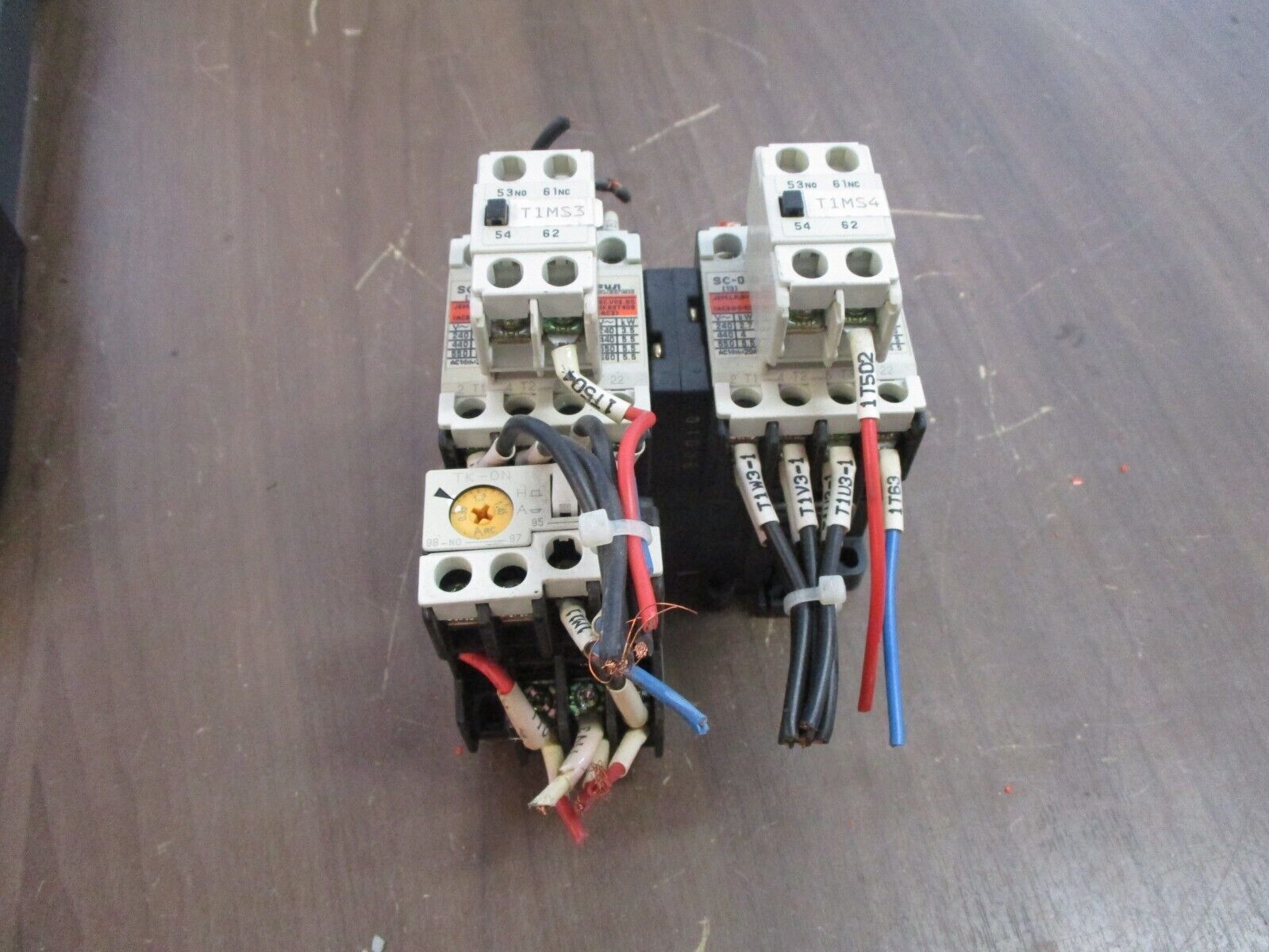 Fuji Electric Reversing Starter SC-0 / TK-0N 100-110V Coil Trip: 0.95-1.45A Used