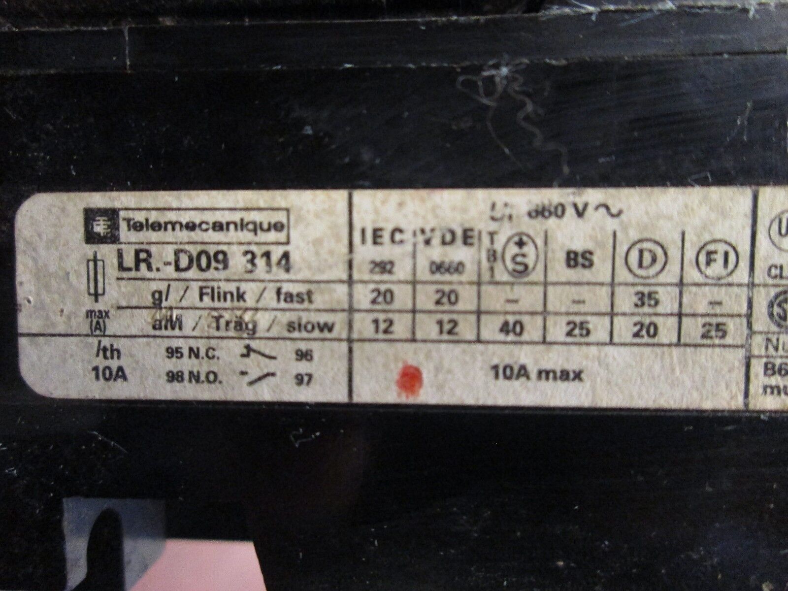 Telemecanique Timing Relay LA2-D22 LR-D09314 120V Coil Range: .1-30sec Used