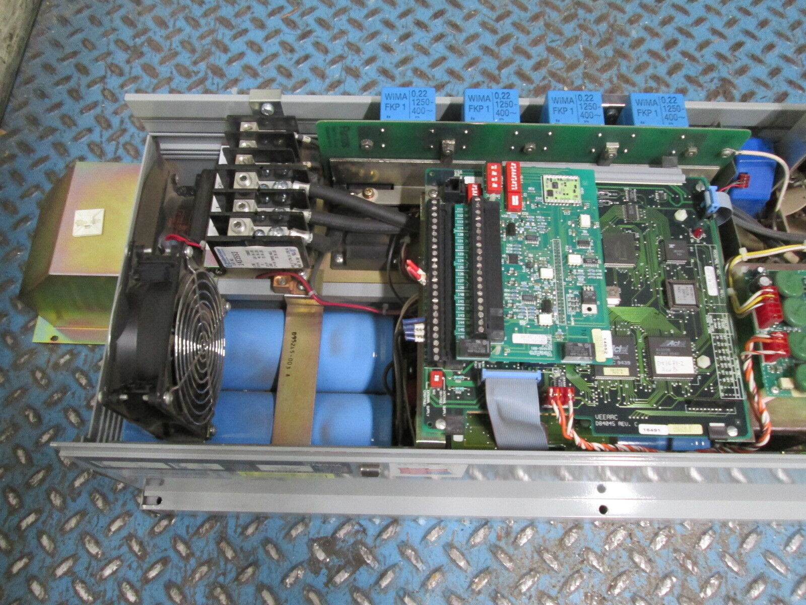 VeeArc Micro7000 AC Drive 77MCR421 75HP *No Cover* Used