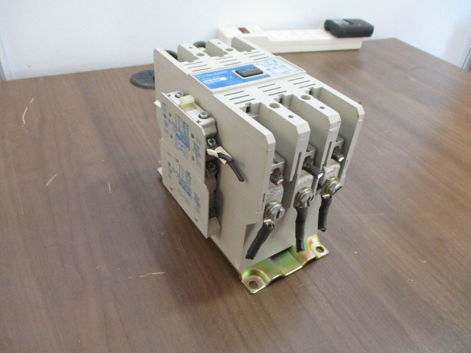 Cutler-Hammer Size 3 Contactor CN15KN3 480V Coil 90A 600V w/ Aux Contact Used