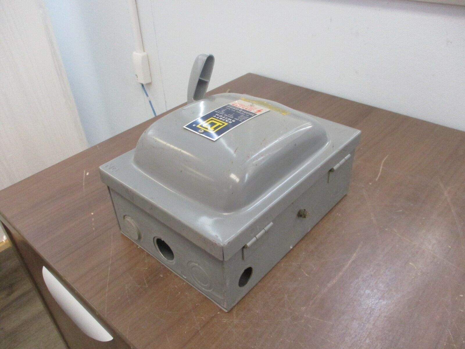 Square D Non-Fusible Safety Switch/Disconnect HU-361 30A 600V Used