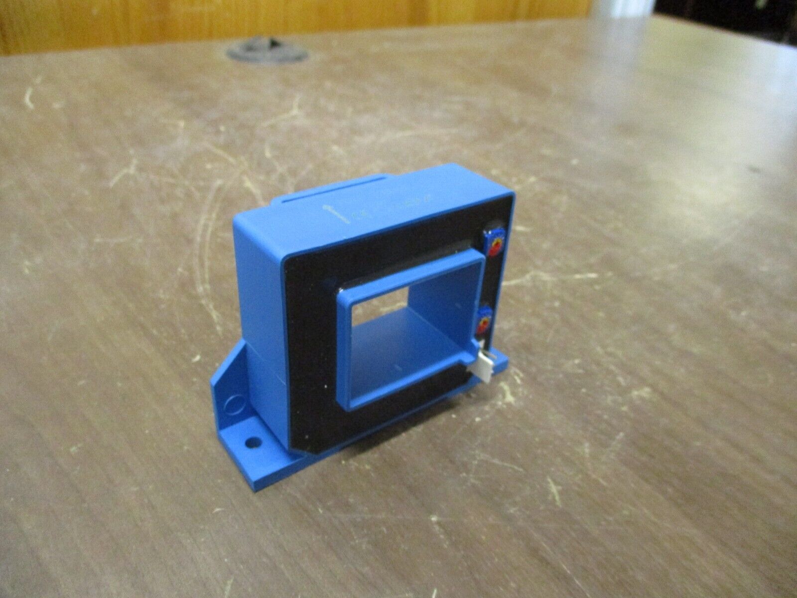 LEM Current Transducer HAT 1000-S Used
