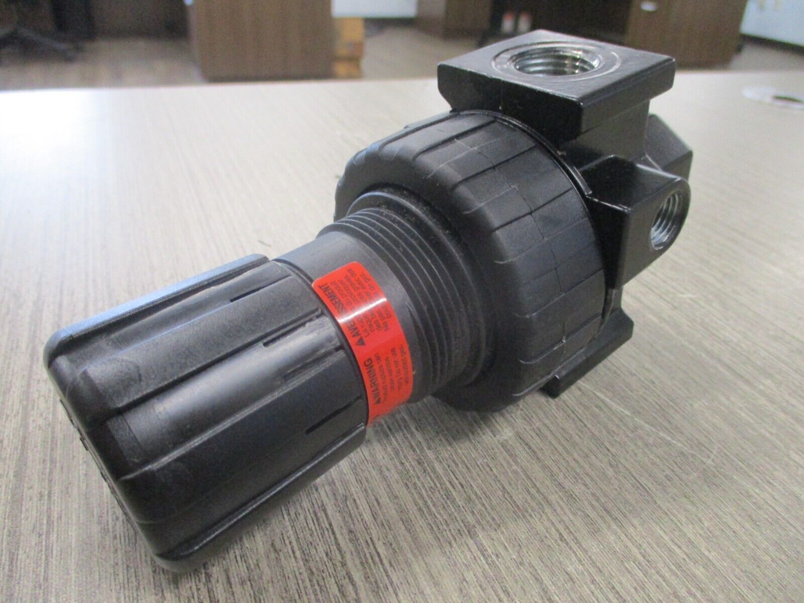 Parker Air Pressure Regulator 07R313AC 250PSI 175F Used