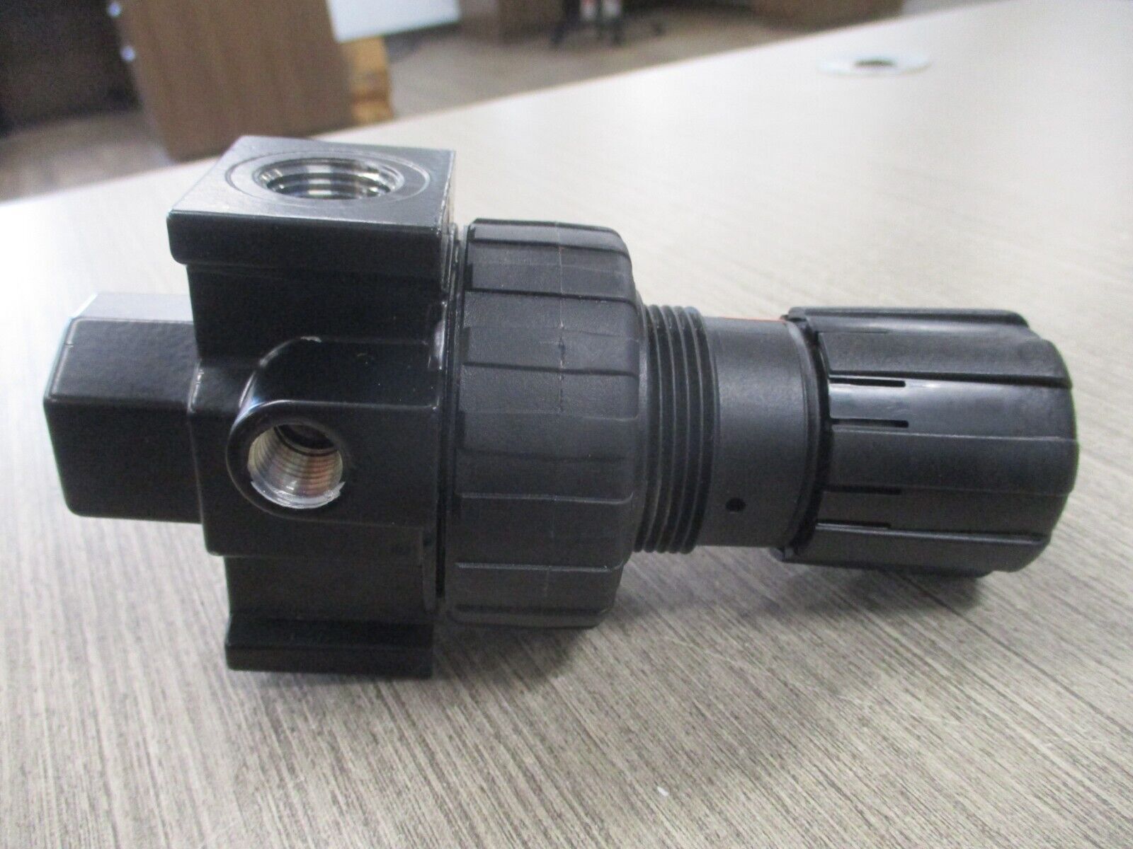 Parker Air Pressure Regulator 07R313AC 250PSI 175F Used