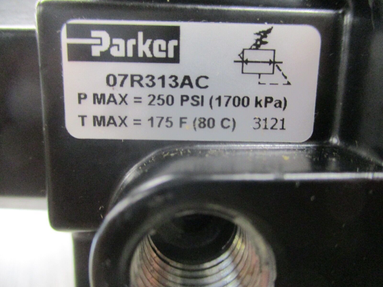 Parker Air Pressure Regulator 07R313AC 250PSI 175F Used