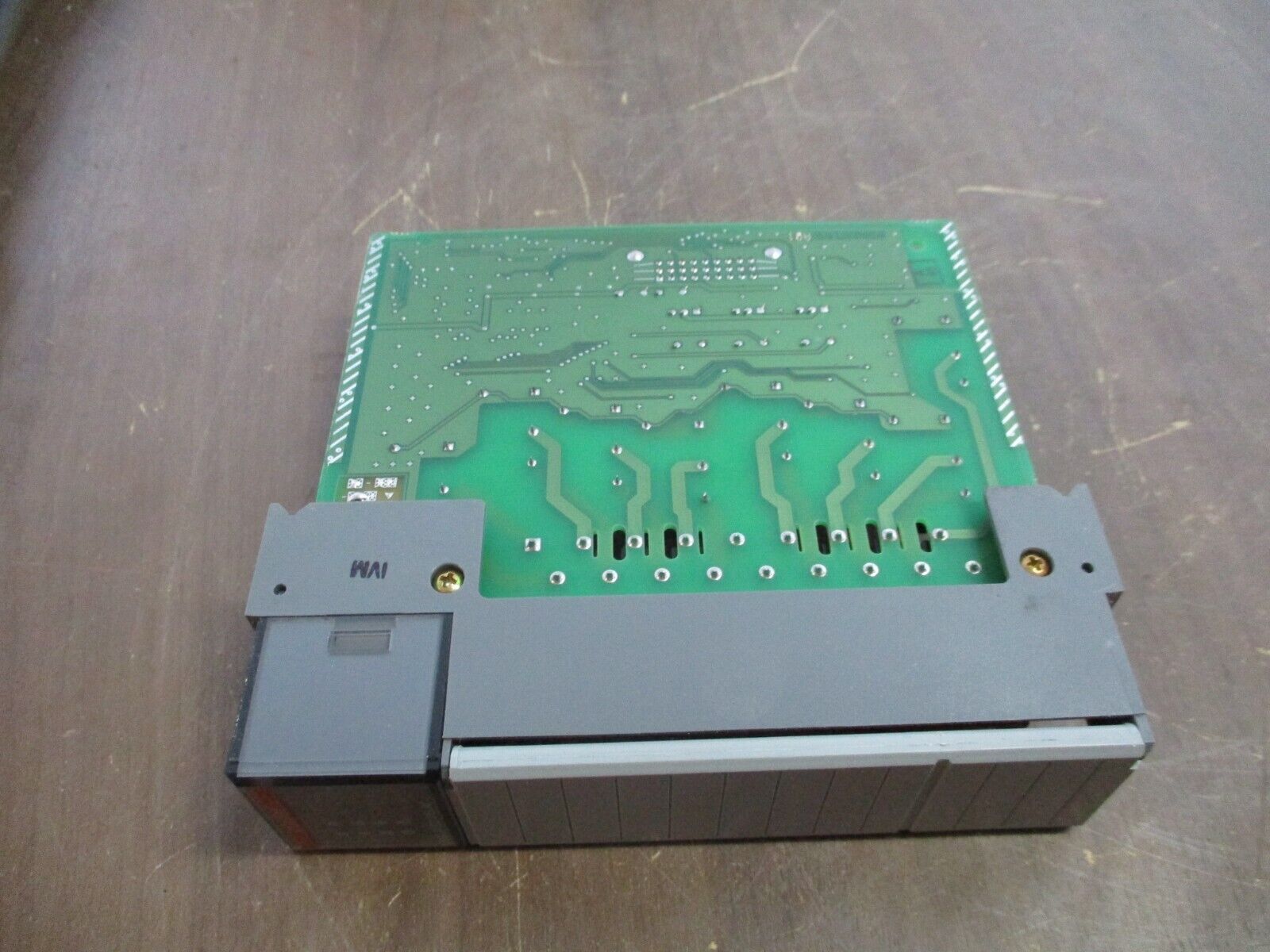 Allen-Bradley SLC 500 Output Module 1746-OX8 Ser. A 5-250VAC 5-125VDC Used