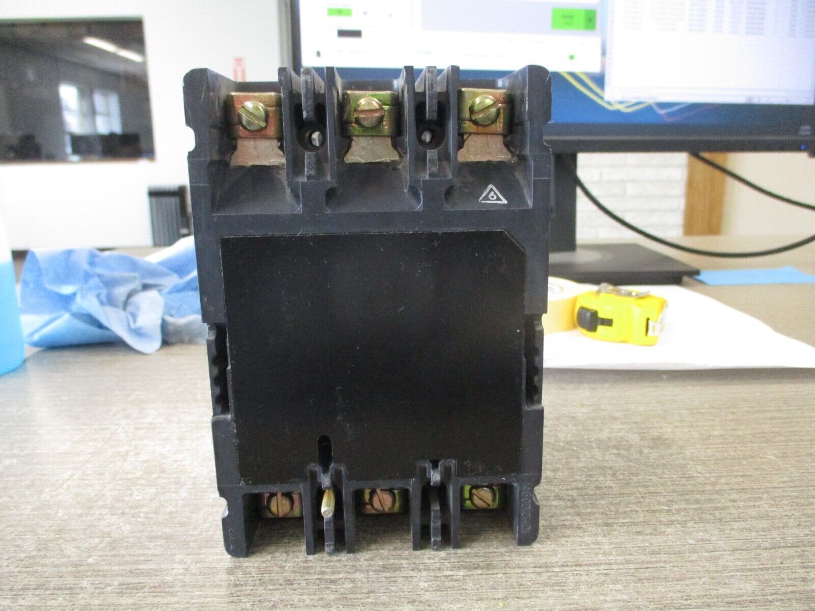 Cutler-Hammer Circuit Breaker HMCP015E0C 15A 600V 3P Used