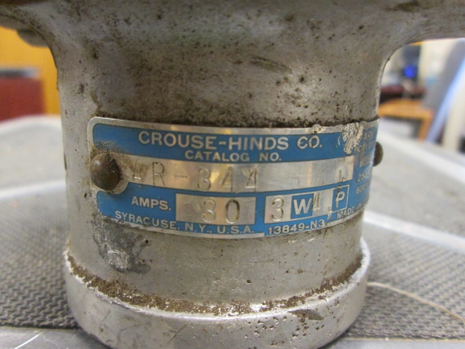 Crouse-Hinds Receptacle w/ Body AR-344 30A 600V 3W 4P Used