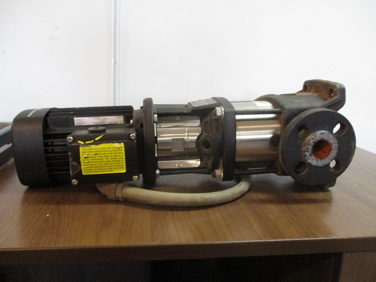 Grundfos Type CR3-& A-FGJ-A-E-HQQE Pump A96083210P114340315 1.5HP 3600RPM Used