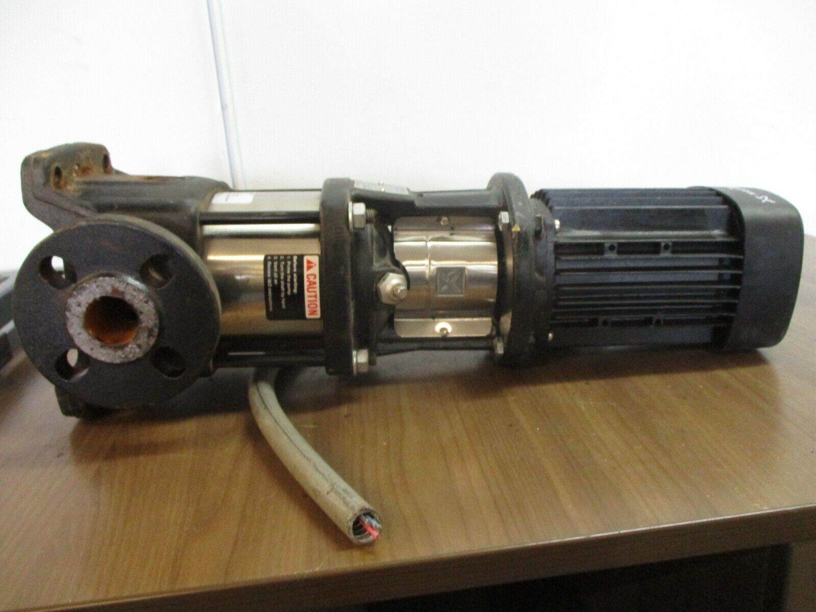 Grundfos Type CR3-& A-FGJ-A-E-HQQE Pump A96083210P114340315 1.5HP 3600RPM Used