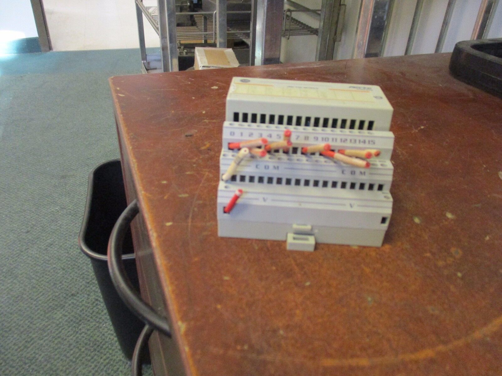 Allen-Bradley Flex I/O Input Module 1794-OA8 120VAC Used