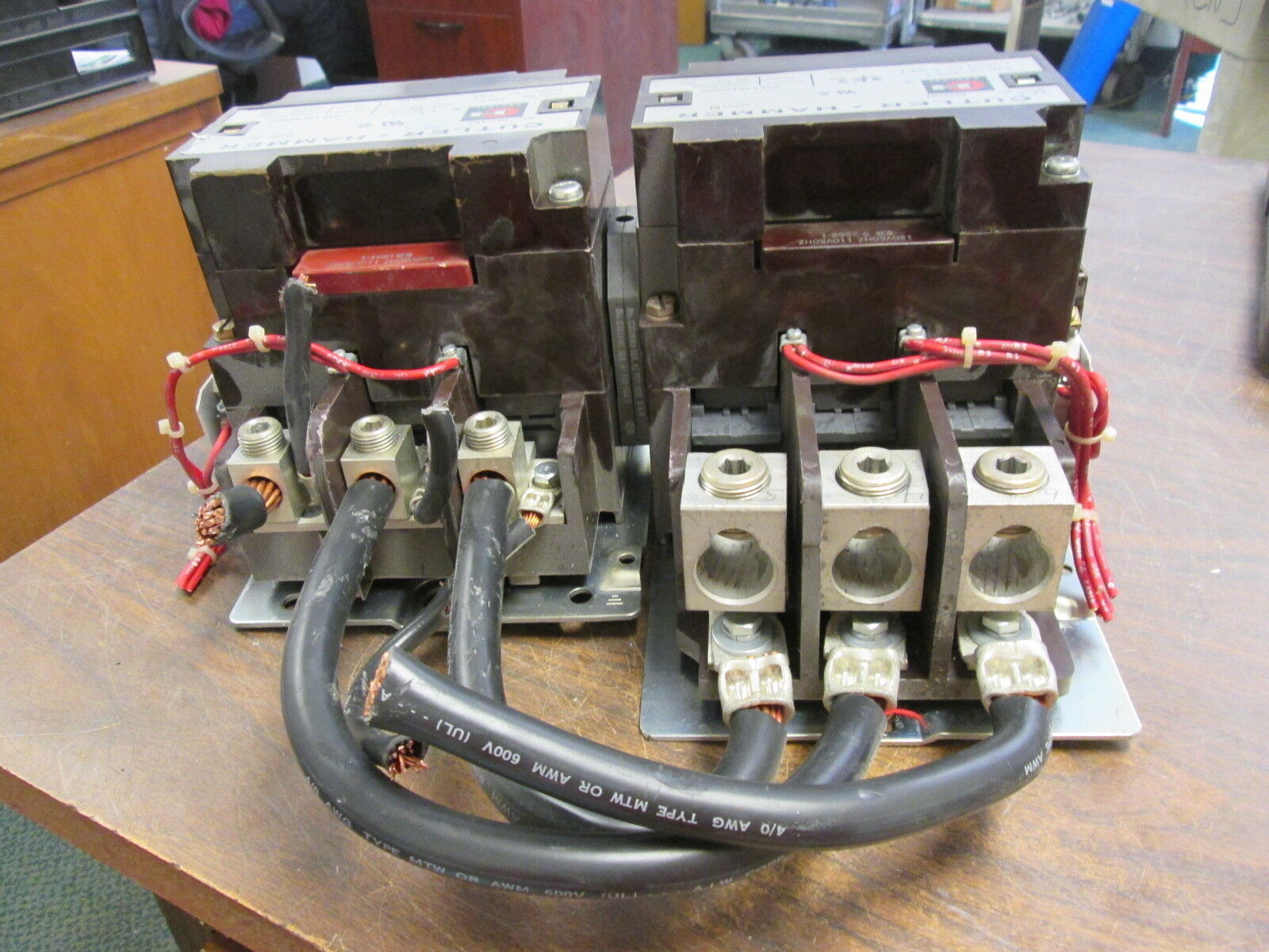 Cutler-Hammer Contactor C832LN1/C832KN3 350/200A 600V 120V Coil Used