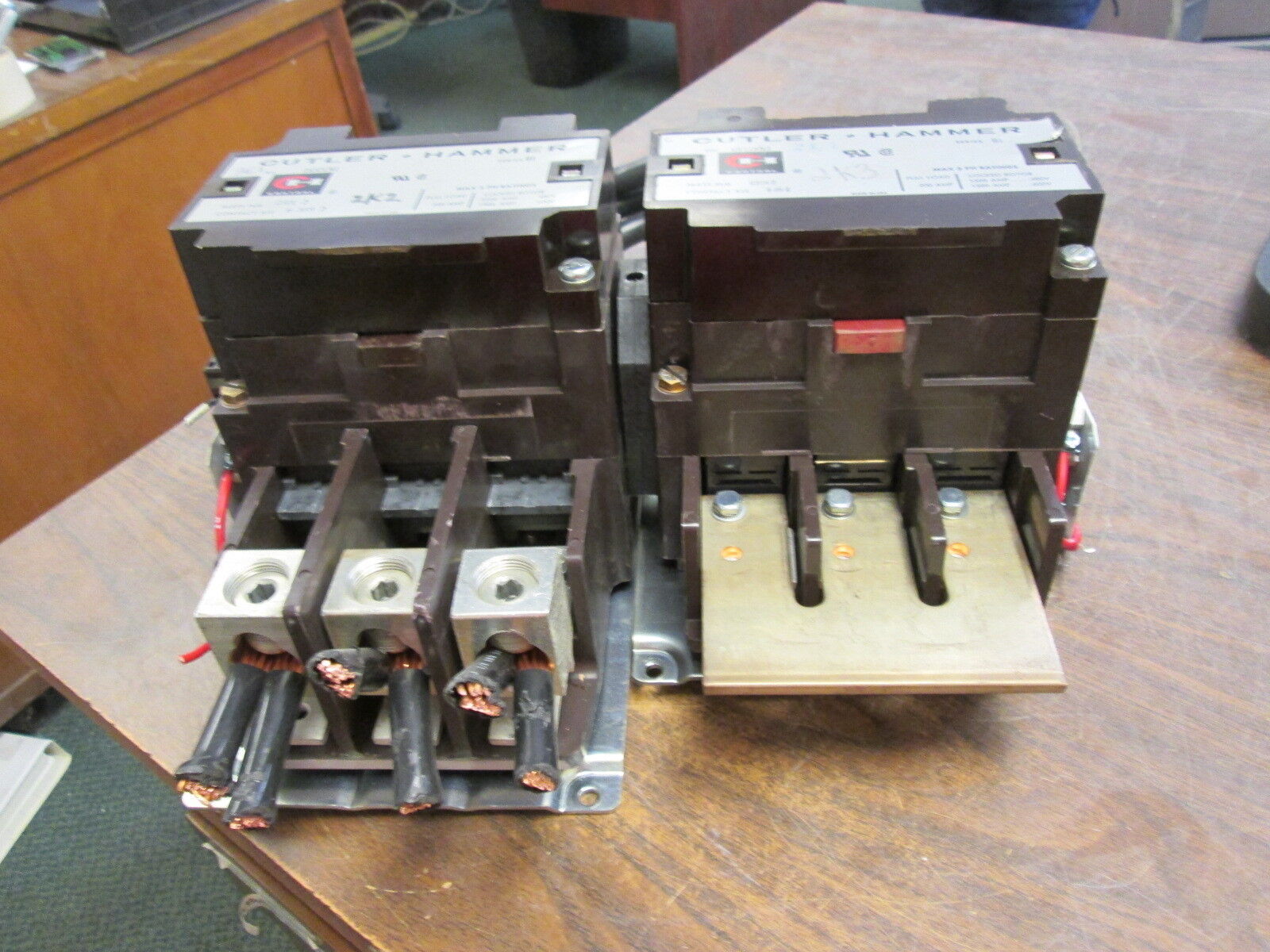 Cutler-Hammer Contactor C832LN1/C832KN3 350/200A 600V 120V Coil Used