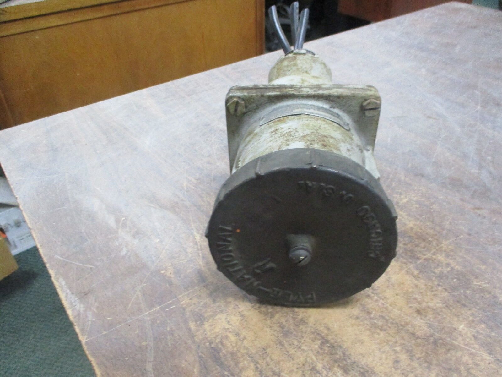 Pyle-National QuelArc Receptacle w/ Base JREBB-46046 60A 600V Used