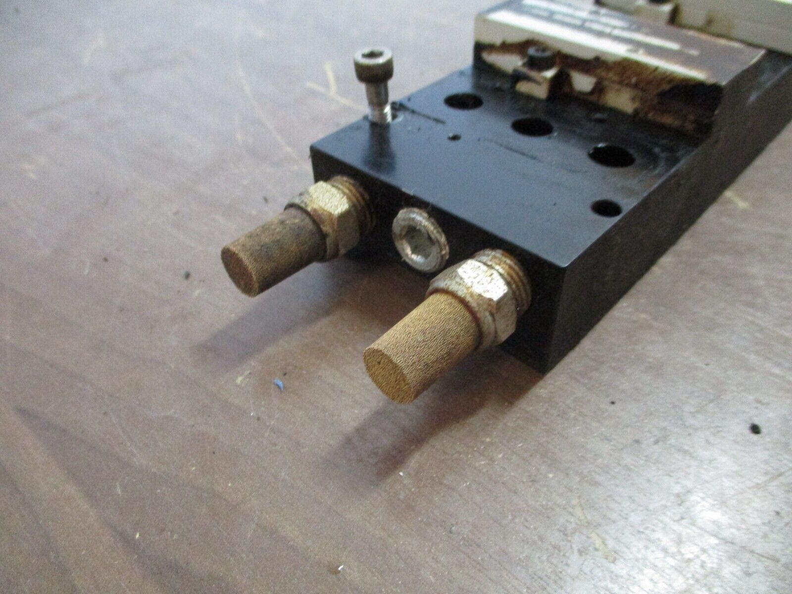 Numatics Air Valve Manifold 7-Slot Used