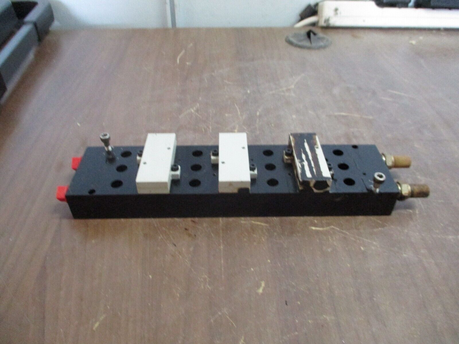 Numatics Air Valve Manifold 7-Slot Used