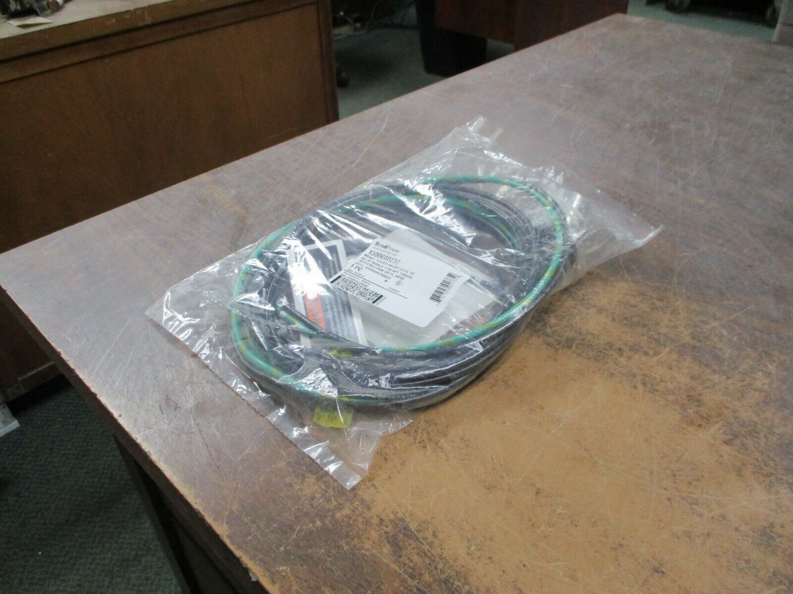 Brad Power AC Receptacle 1300660230 CAT#: CR4000A76M020 4-Pole New Surplus