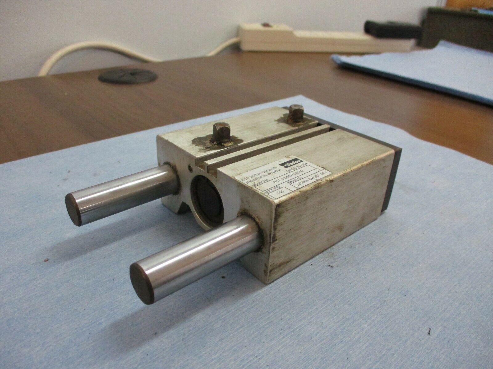 Parker Short Stroke Thruster P5T-J025SHSB050 145 PSI Used