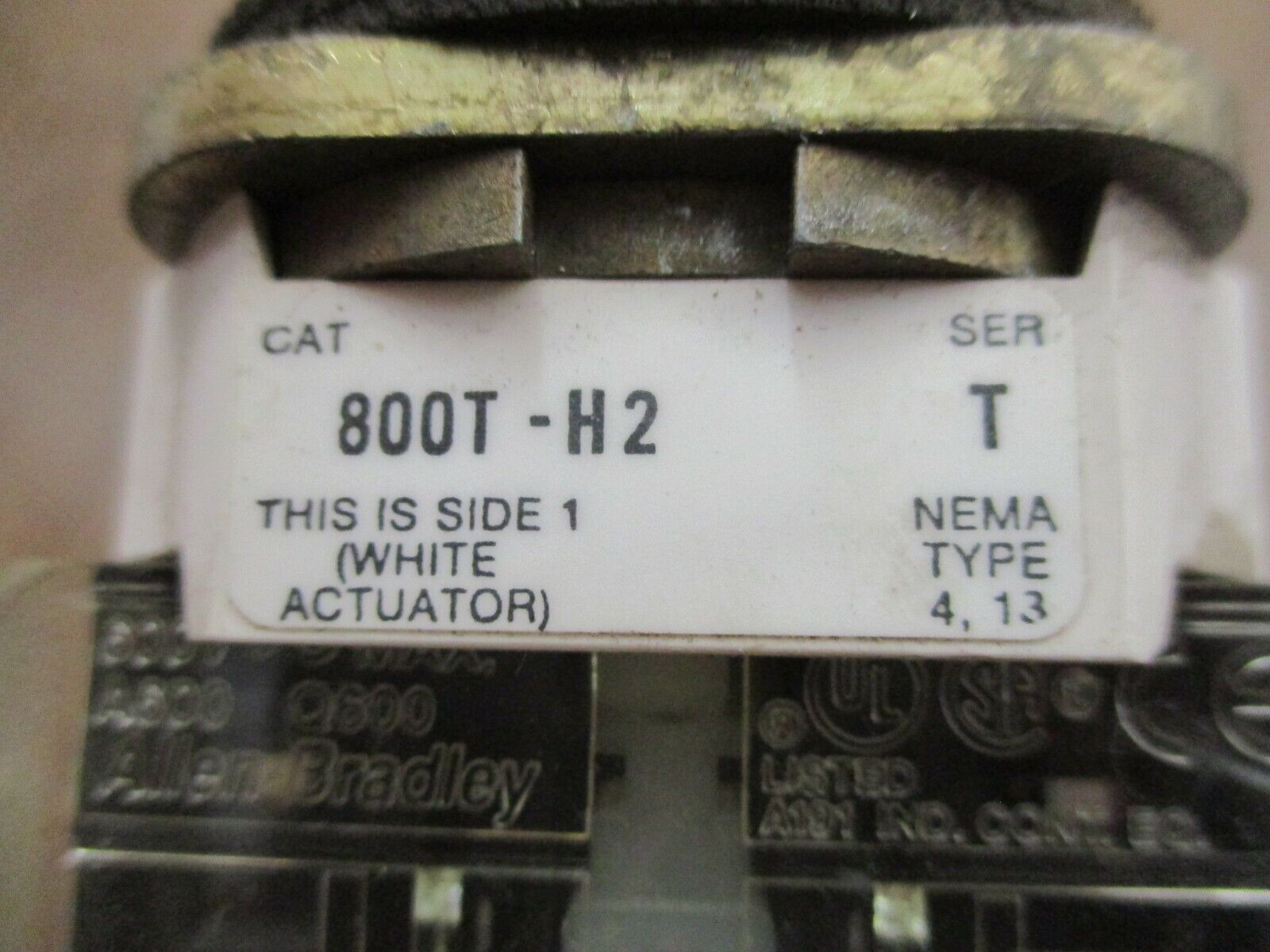 Allen-Bradley Selector Switch 800T-H2 Ser. T Nema Type 4, 13 Used