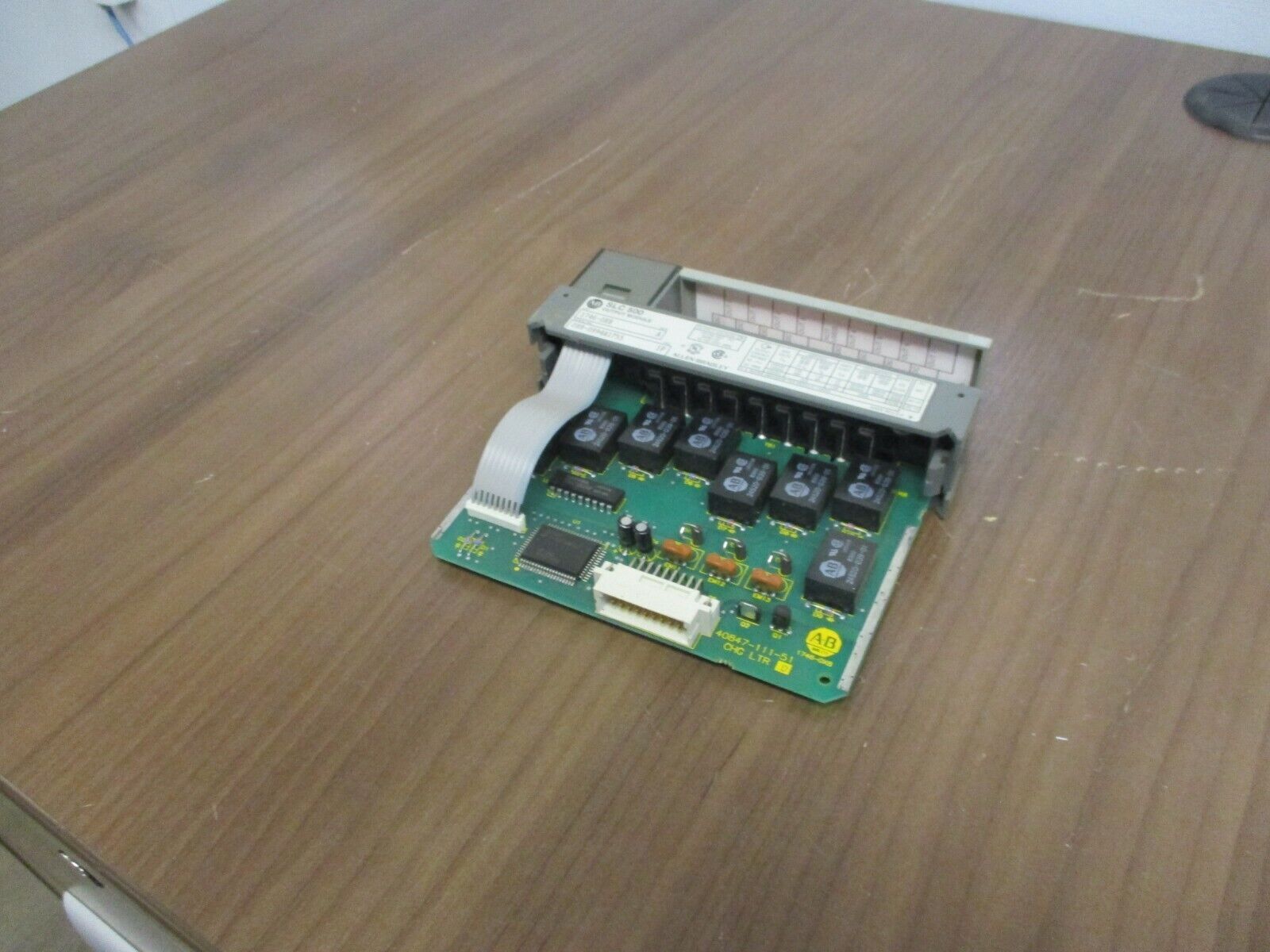 Allen-Bradley SLC 500 Output Module 1746-OX8 Ser A 10-250VAC/10-125VDC Output