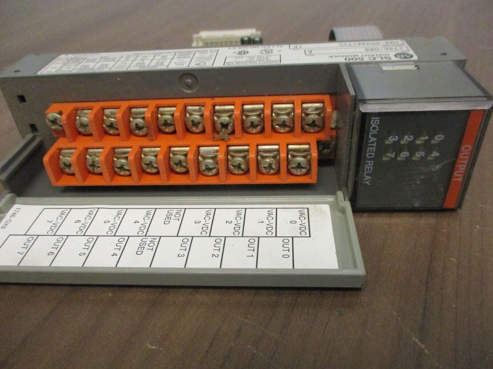 Allen-Bradley SLC 500 Output Module 1746-OX8 Ser A 10-250VAC/10-125VDC Output