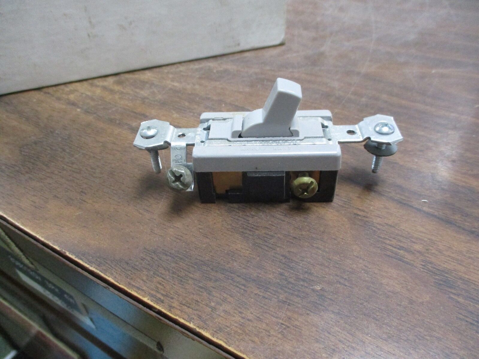 Arrow Hart Switch AHCS320GRY 20A 120/277V 3P *Lot of 10* New Surplus