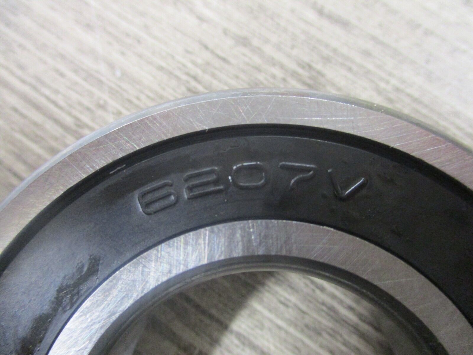 NSK Bearing 6207VV New Surplus