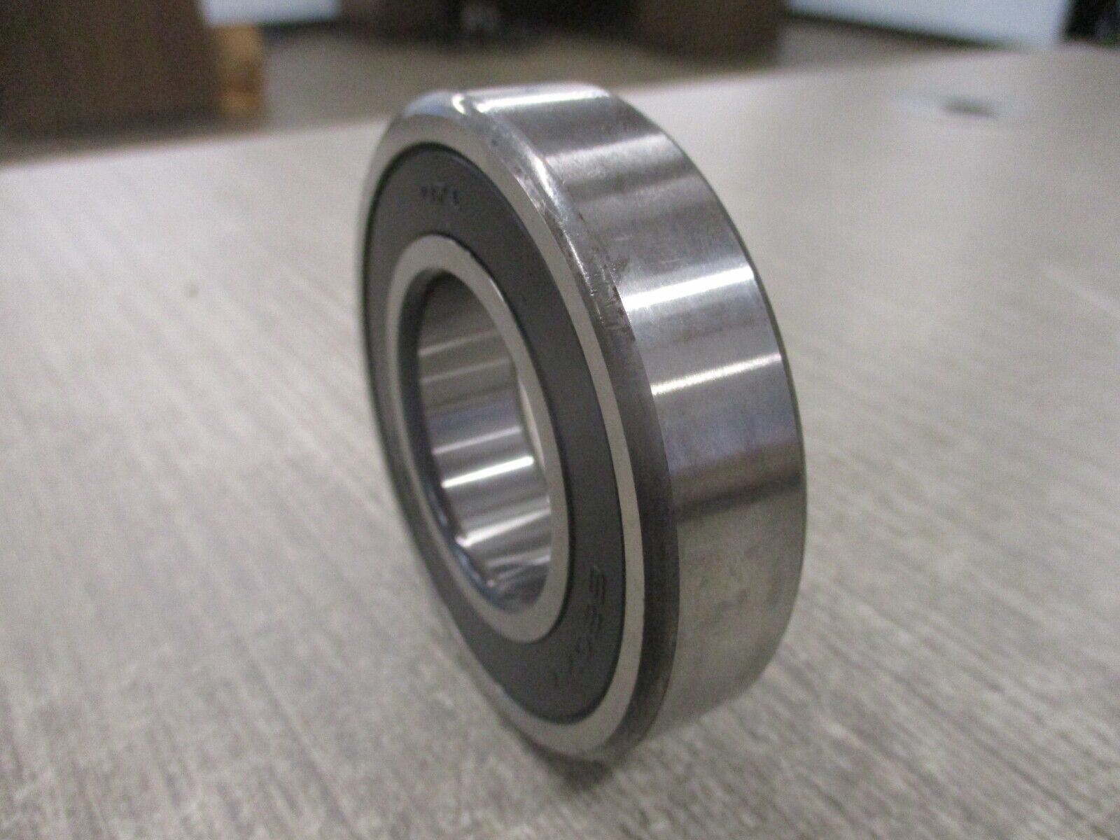 NSK Bearing 6207VV New Surplus