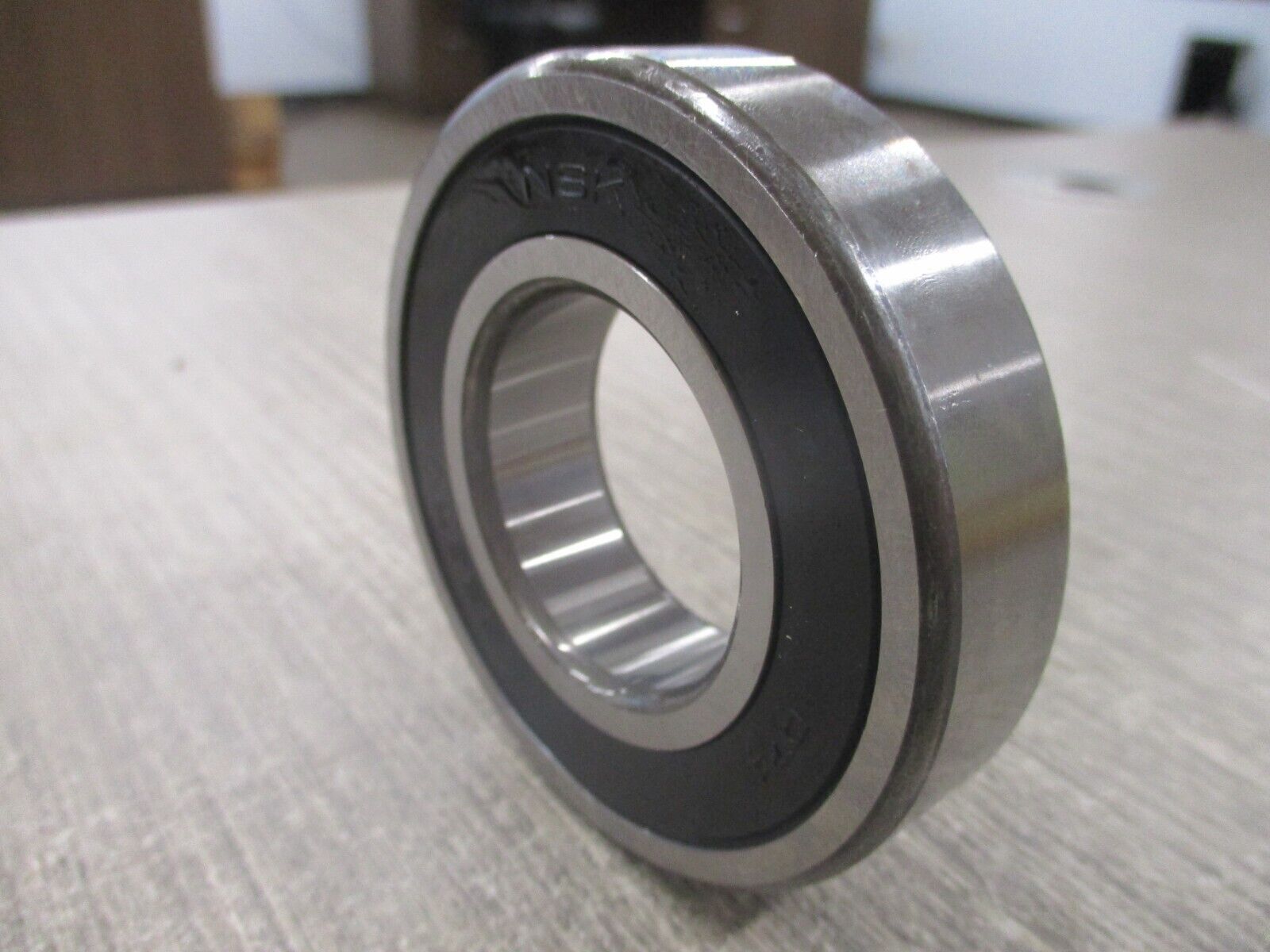 NSK Bearing 6207VV New Surplus